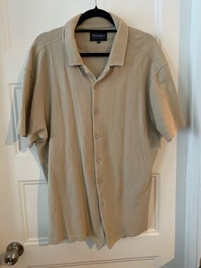 Rumors , Beige Short-Sleeve Button-Up